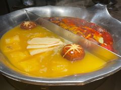 -湊湊火锅·茶憩(杭州湖滨银泰in77店)