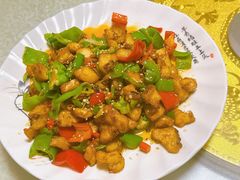 爆炒野生狗鱼块-煲来饱去冷水鱼