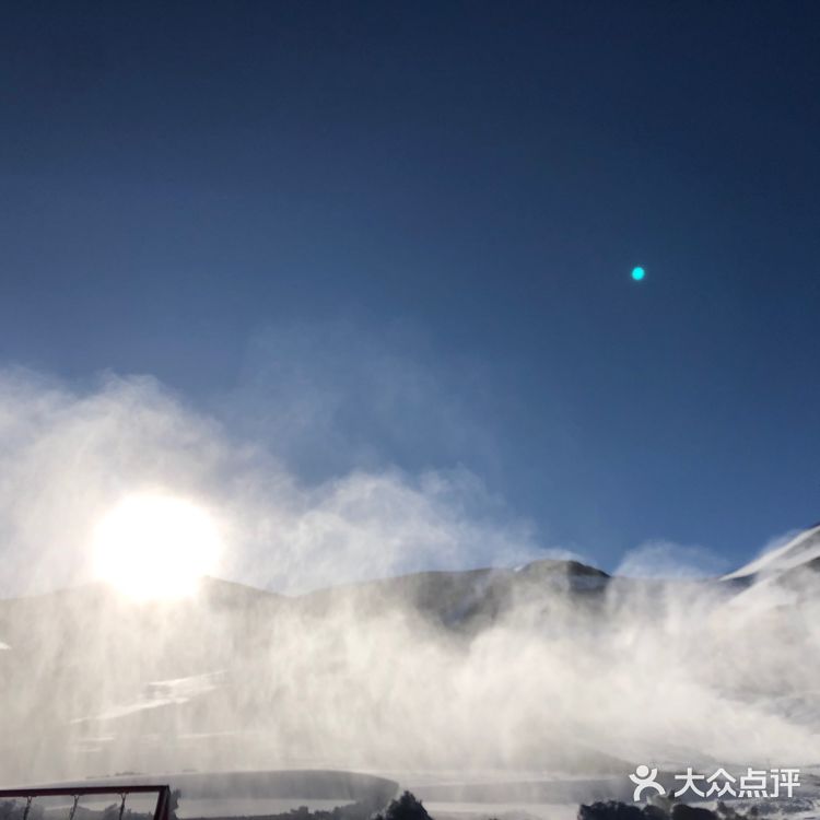 云南人的雪世界/会泽大海草山滑雪场