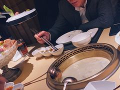 -余欢领鲜火锅(新街口店)