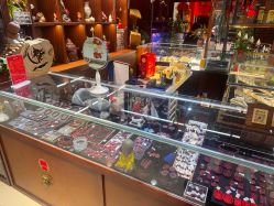 -灵彩珠宝(朗香街店)