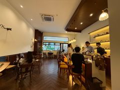 -Café Monson