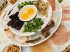 -花馬肆.云南过桥米线(汉神购物广场现场熬汤店)