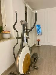 -闺蜜瑜伽·普拉提女性塑形馆