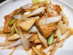 大葱炒豆腐-京味斋·北京烤鸭(北京南站洋桥店)
