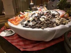 -亚龙湾希尔顿自助餐厅·海鲜·烧烤·沙滩BBQ·现场乐队