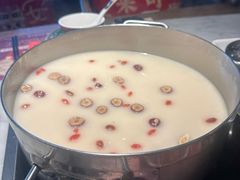 -尚尚仙·酸汤猪手·猪肚鸡火锅(华联万柳购物中心店)