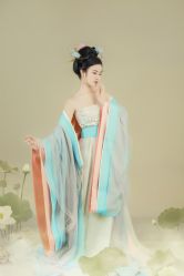 -盘子女人坊古装写真摄影(厦门总店)