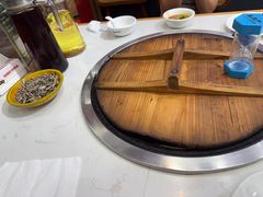 -鲁员外地锅鸡地锅鱼(古墩路店)