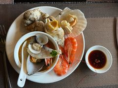 -大中华希尔顿酒店-念自助餐·嗨啤·小龙虾