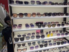 -沫芮眼镜·蔡司官方授权店(人民广场店)