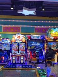 -LuckyStar幸运星家庭娱乐中心(东莞国贸店)