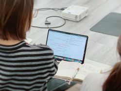 -亚太瑜伽普拉提学院