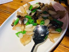 竹耳炒黑鸡枞菌-临家闽南菜(宝洲路店)