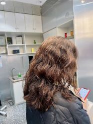 -Tloml salon