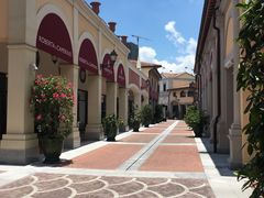 -佛罗伦萨小镇广佛名品奥特莱斯(疏港路店)