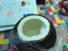 -志龙皇冠吃货椰子铺