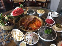 -小天鹅火锅·一线江景洪鼎旗舰店(洪崖洞店)