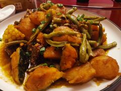 -老码头黑皮肘子锅包肉熏酱水饺(文政街店)