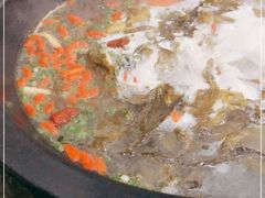 -景明轩•养生酸汤鱼火锅 云贵鲜菌 现舂野果酸汤(王寨小区店)