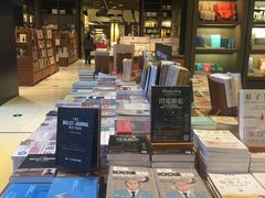 -泡泡玛特POPMART(苏州诚品生活店)