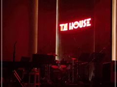 -TZ House音乐现场(来福士中心店)