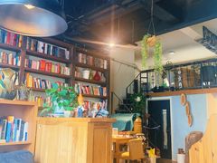 大堂-房角石咖啡与书(吉大南校店)