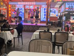 -刘姐啤酒鱼民族演艺餐厅(西街总店)