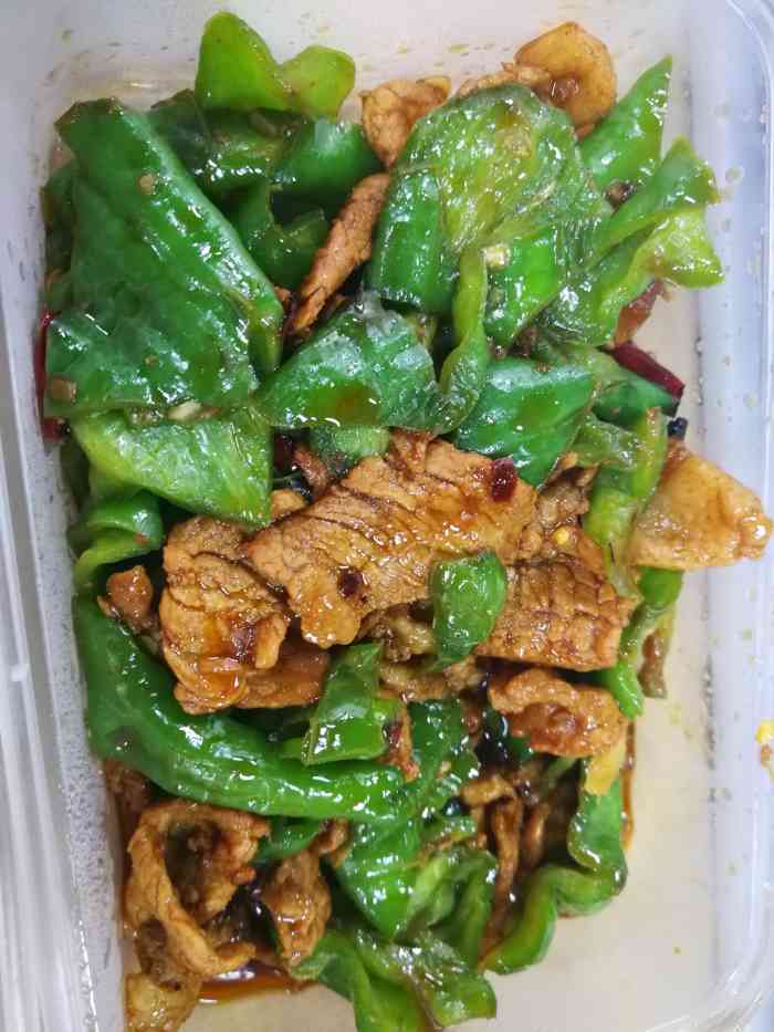 价格挺实惠的,小份菜我喜欢吃他家的小炒肉,辣椒不是太辣,炒的味道也