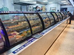 面包甜点陈列柜-蚝英雄·鲜蚝自助专门店(洋桥店)