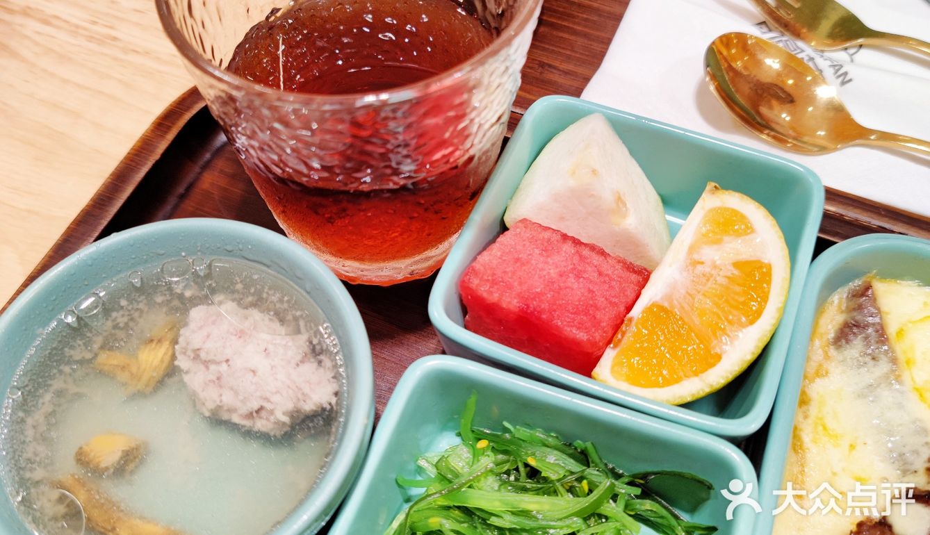 这家牛排店真的好吃，会上瘾[流泪][流泪]