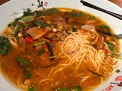 -哇蛙牛功夫面渝都料理(龙阳广场店)