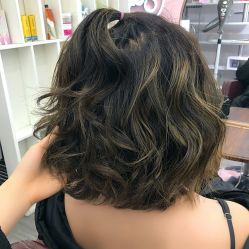 -银星女王公园发型艺术沙龙