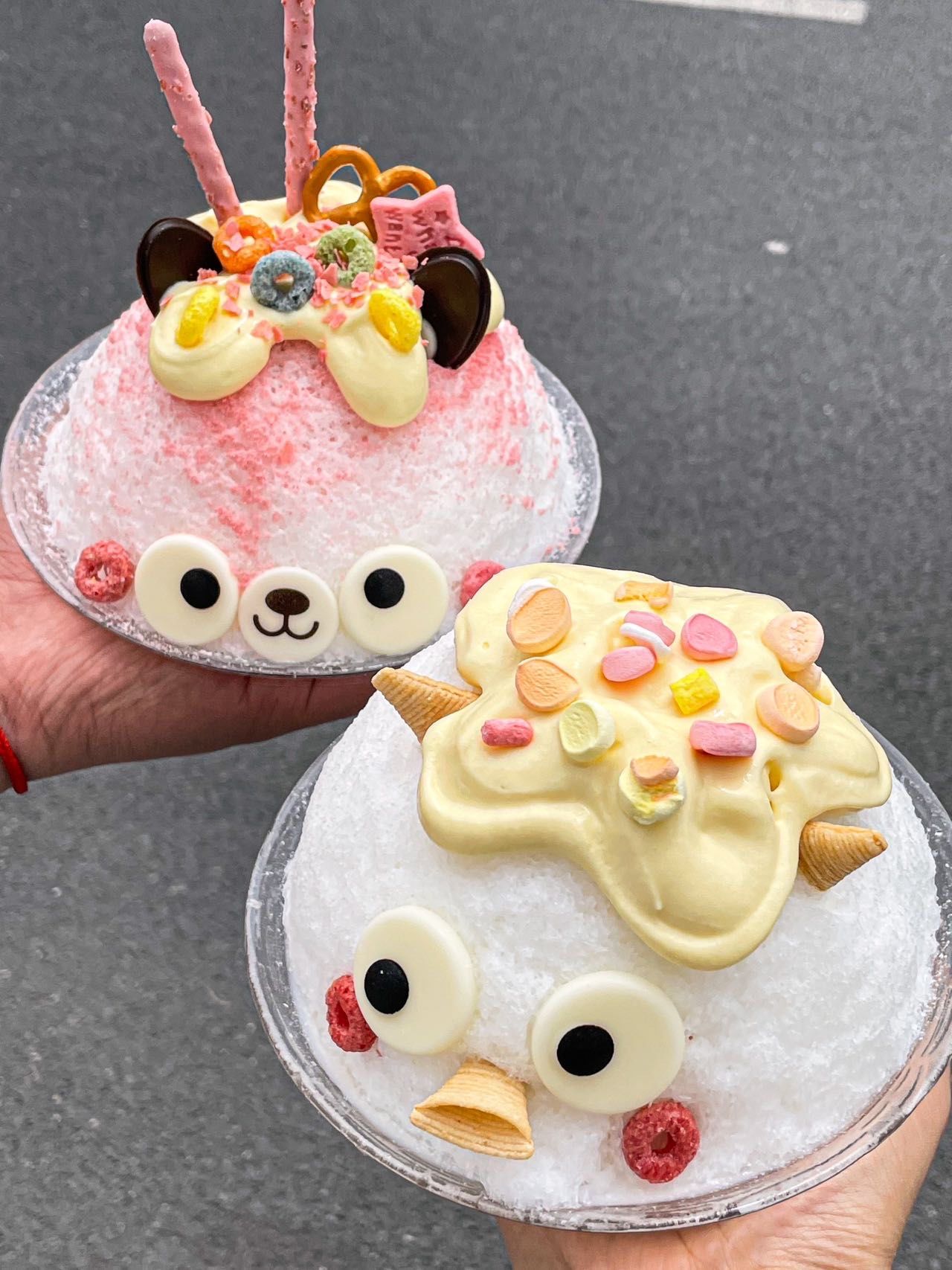 成都这个丑萌丑萌的小怪兽绵绵冰好好吃呀!