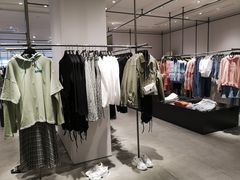 -URBAN REVIVO(欢乐海岸购物中心店)