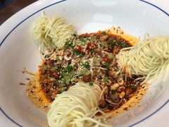 大碗鸡丝凉面-有红鸡毛店·川菜(建设路店)