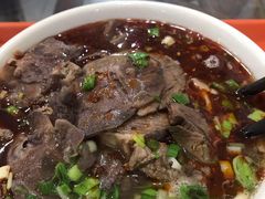 -牛一嘴·兰州牛肉面·大盘鸡(财富中心店)