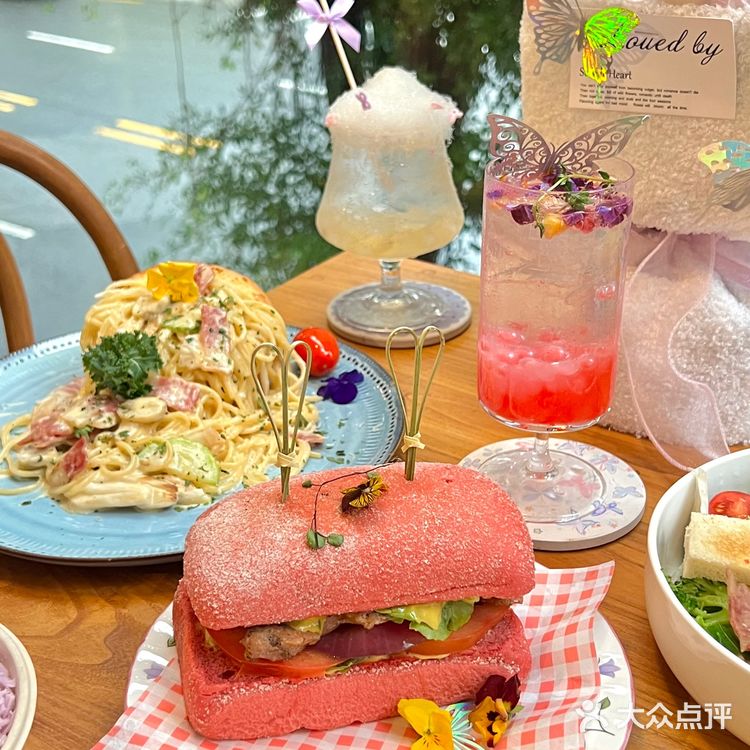 生日餐厅别纠结噜🎂来栗子猫拍照吼出片 
