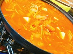 部队火锅-HONGA HONGA雄家(曹路店)