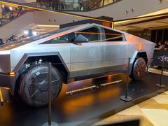 -TESLA 特斯拉(上海太古汇体验店)