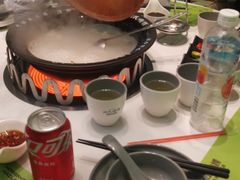 -洪氏嗨捞·广东猪肚鸡·椰子鸡火锅(西咸万象城店)
