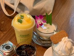 -Chom Cafe and Restaurant