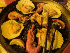 传统西班牙墨鱼汁海鲜饭-BROWNSTONE布朗石西班牙餐厅(深圳湾店)