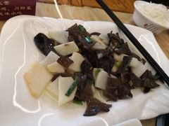 木耳炒山药-东城食府