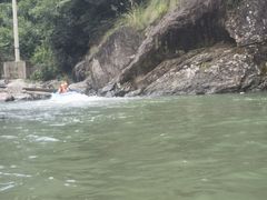 -安吉龙王山峡谷漂流