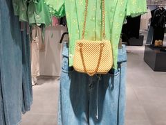 -URBAN REVIVO(欢乐海岸购物中心店)