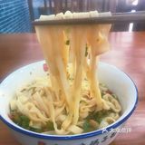 这里米粉都是手工现做的哦！