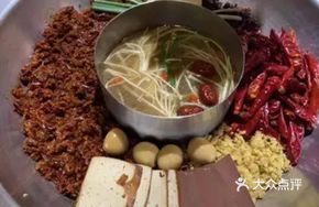 Signature Tan Duck Blood Hot Pot