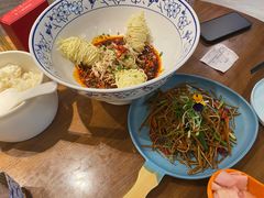 -有红鸡毛店·川菜(建设路店)