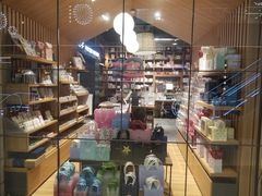 -百新书局(尚悦湾店)